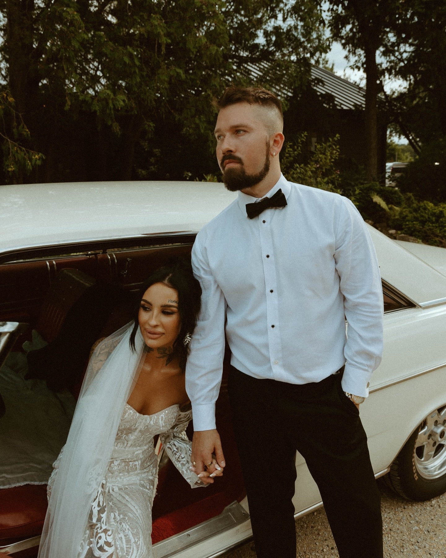 Bailie &amp; Cody&hellip; UNREAL still swooning over this day! 😍
&bull;
&bull;
&bull;
&bull;
&bull;
#wildloveadventures #photooftheday #phoenixphotographer #localphotographer #minnesotacouplesphotographer #minnesotaphotographer #midwestphotographer 