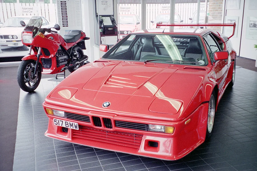 Car Spotting: BMW M1s @ L&amp;C &amp; Caffyns