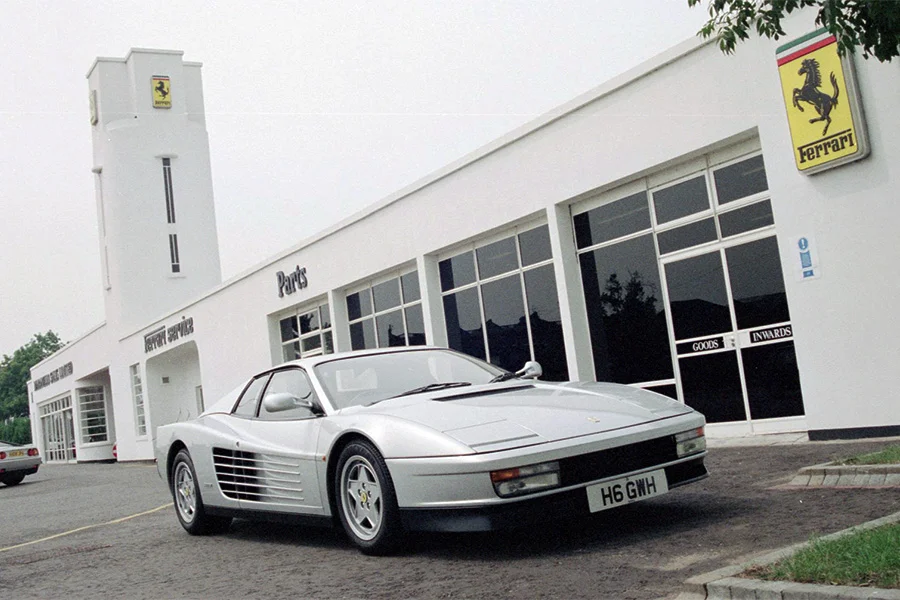 Car Spotting: Bucking the trend - Argento &amp; Grigio Ferrari Testarossas