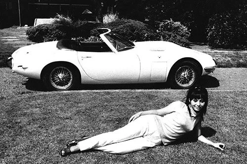 Guide: Toyota 2000 GT Roadster - You Only Live Twice