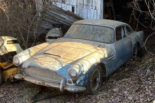One to Buy: Barn Fresh 1962 Aston Martin DB4 Discovery