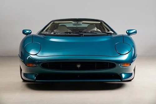 One to Buy: 26km Silverstone Green 1993 Jaguar XJ220