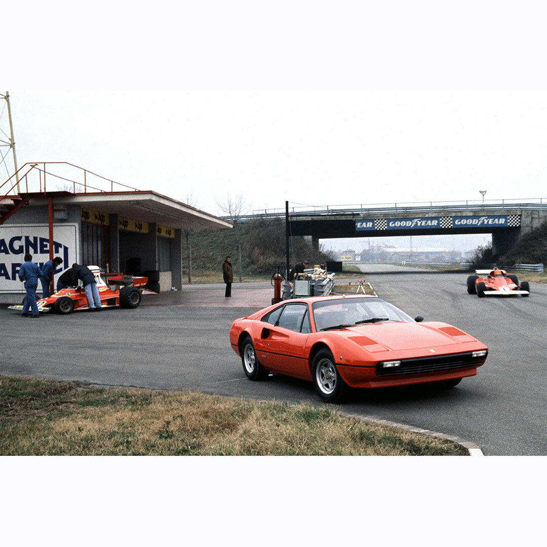 The new 308 GTB at Fiorano in late 1975 alongside the 312 T with which Ferrari and Niki Lauda had claimed that year's Formula 1 Constructor and Driver titles respectively.

Photo credit: Ferrari

#ferrari #ferrari308 #ferrari308gtb #308gtb #fiorano #