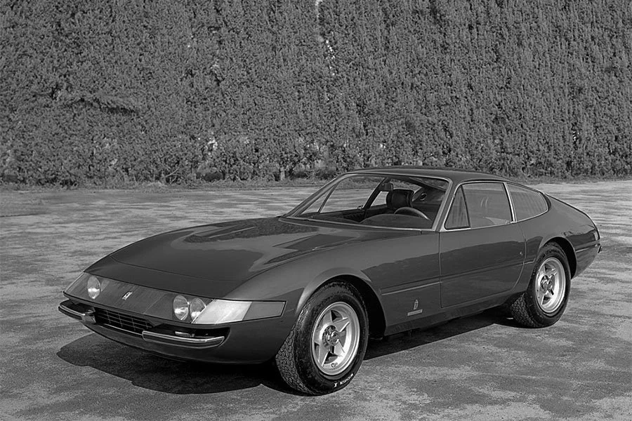 Guide: Ferrari 365 GTB/4 &amp; GTS/4 Daytona - a Historical &amp; Technical Appraisal