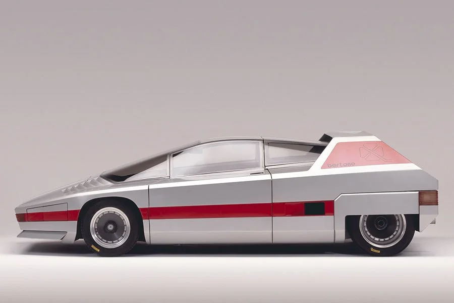 Guide: Alfa Romeo Tipo 33 Stradale Bertone Navajo - a Historical & Technical Appraisal