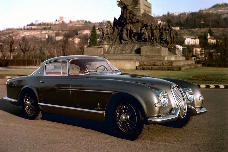 VIN: Max Hoffman's unique Jaguar XK120 SE Pininfarina Speciale chassis S675360