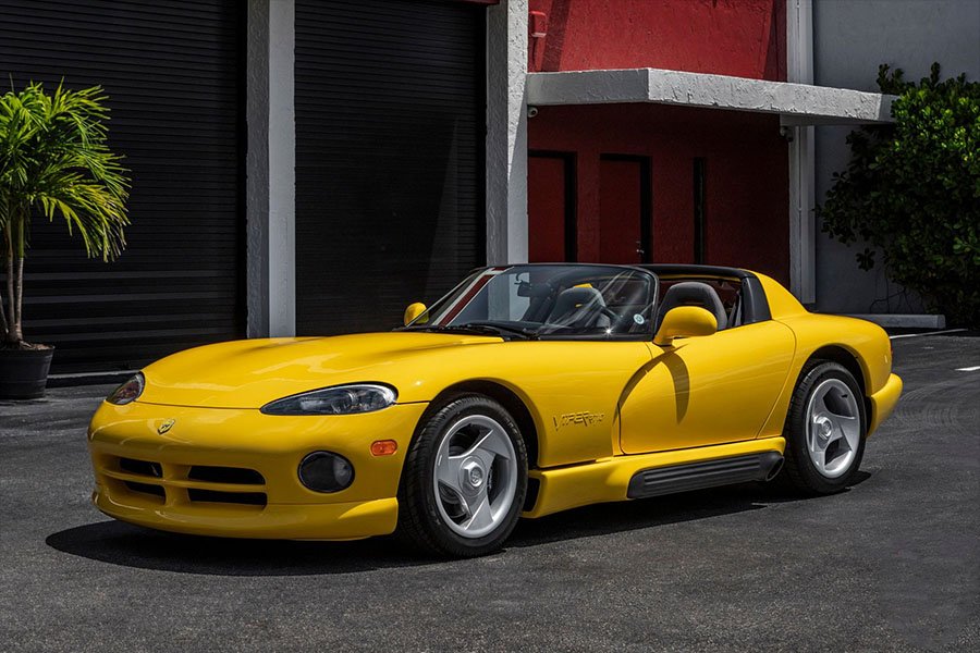 One to Buy: 220 mile 1995 Dodge Viper RT/10 Roadster