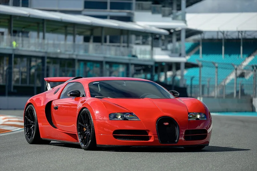 One to Buy: mono Italian Red 2007 Bugatti 16.4 Veyron