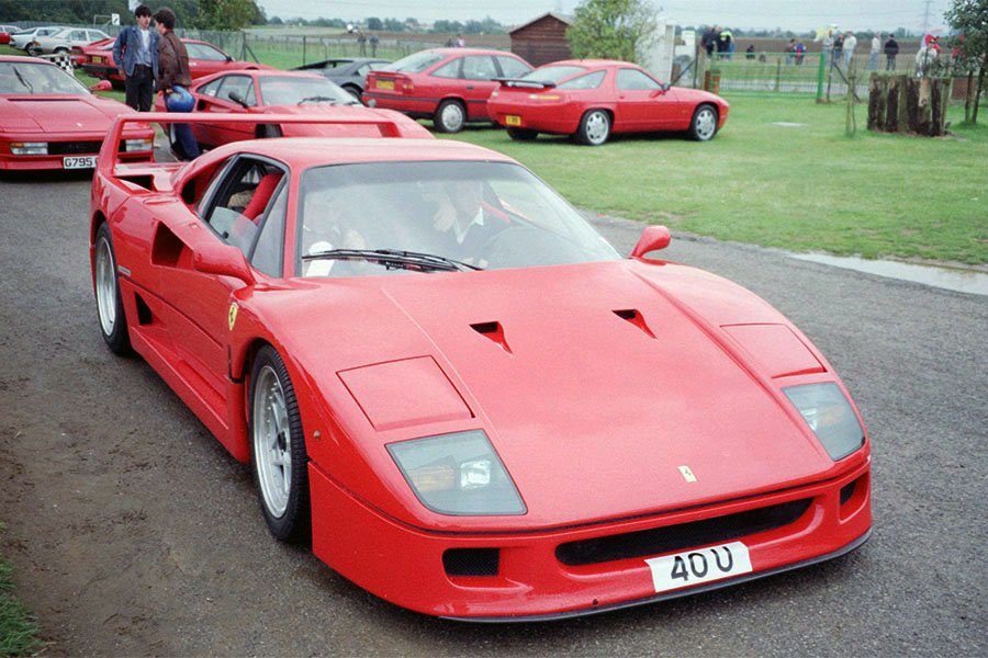 VIN: the Iain Menzies / Larry Kinch Ferrari F40 chassis 83330