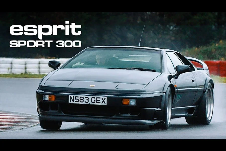 Video: Lotus Esprit Sport 300 - Wedge of Wonder by Carfection