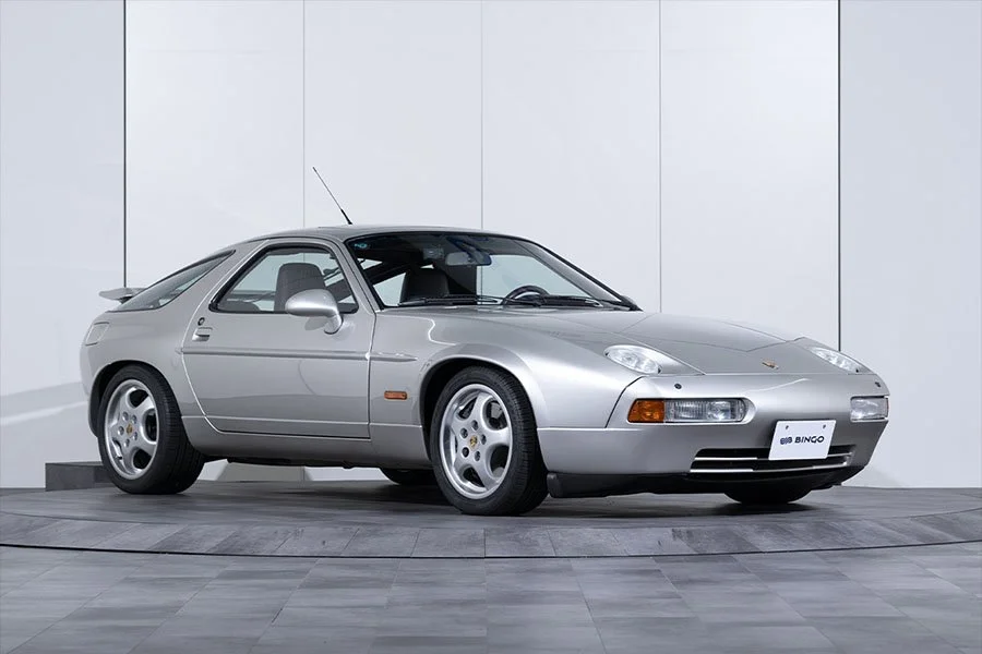 One to Buy: 29,000km Polar Silver / Magenta 1992 Porsche 928 GTS