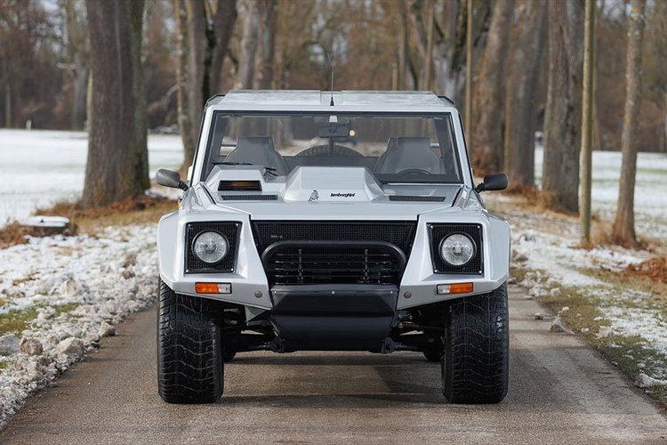 Lamborghini LM002 Guide — Supercar Nostalgia