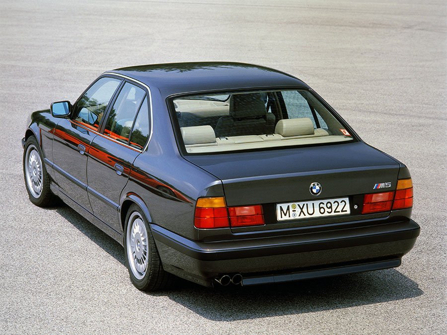 BMW M5 (E34) review, specs, stats, comparison, rivals, data, details,  photos and information on