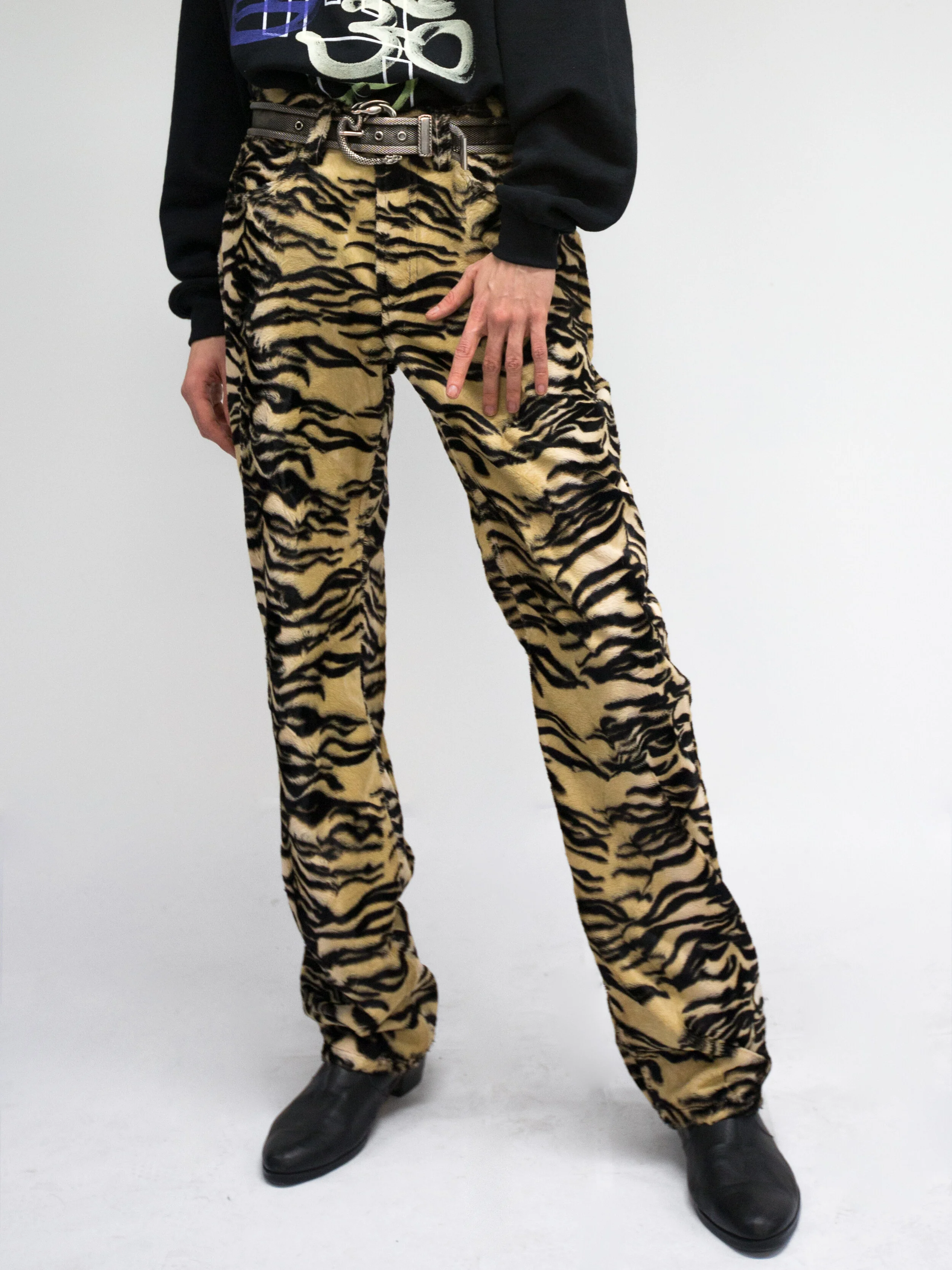 Shop KEIBU, Unisex Velvet tiger printed 