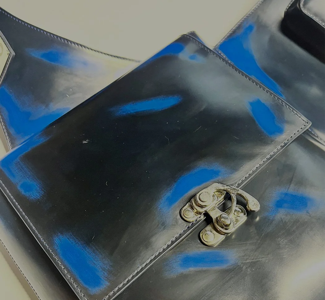 packshot_bluebag_front.jpg