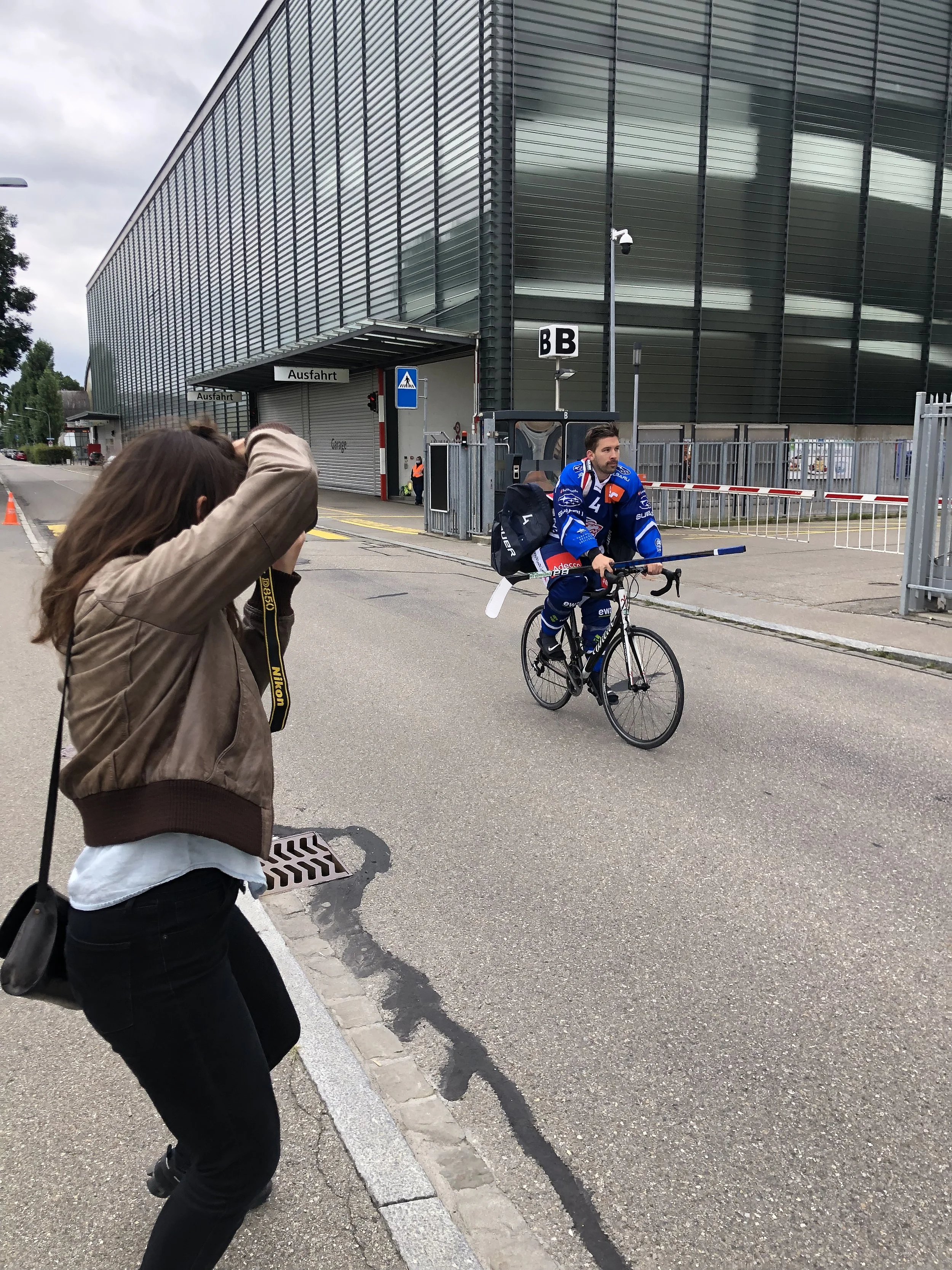Buch--Swiss-Life-Arena-Einblicke-2.jpeg