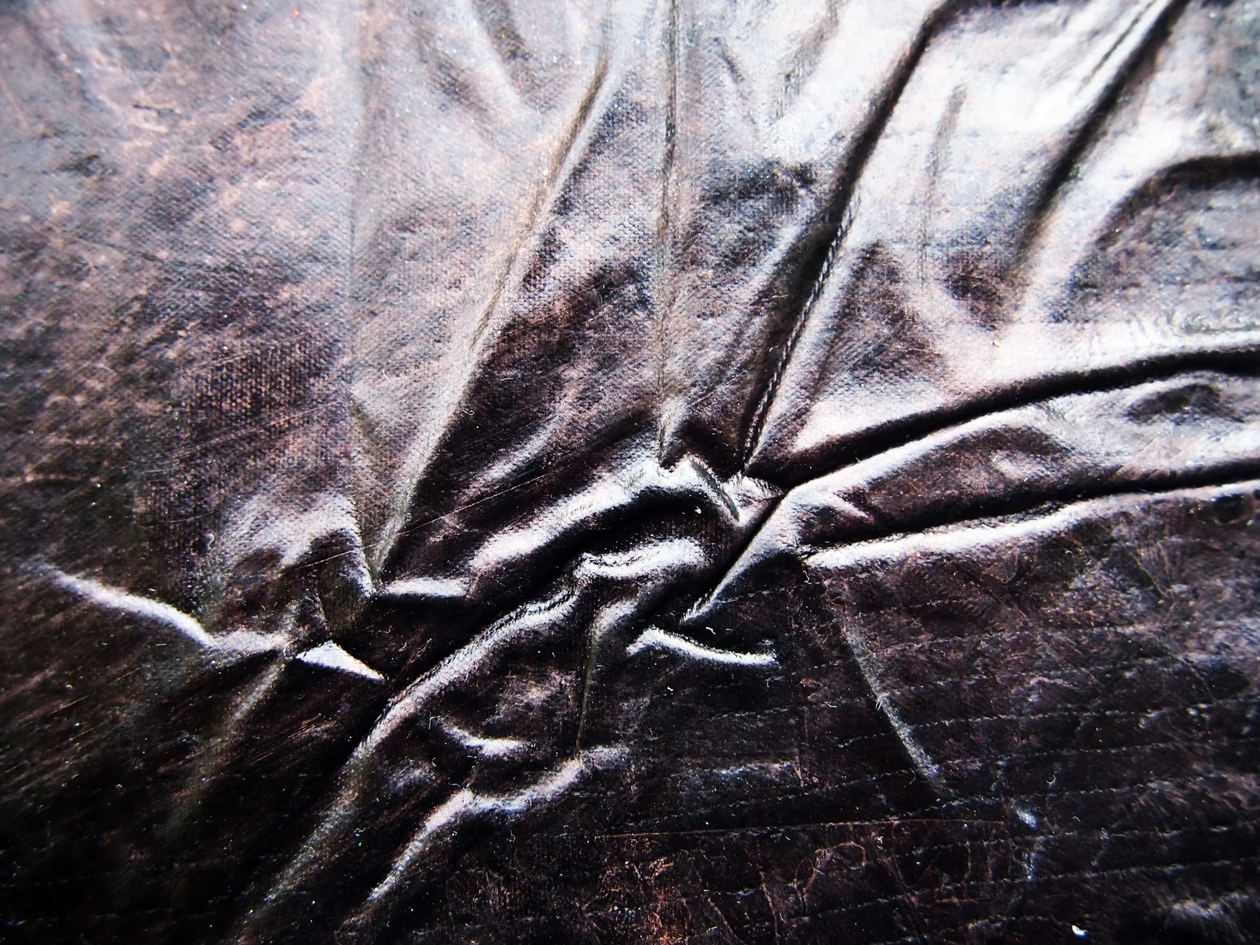MANIPULATED LEATHER