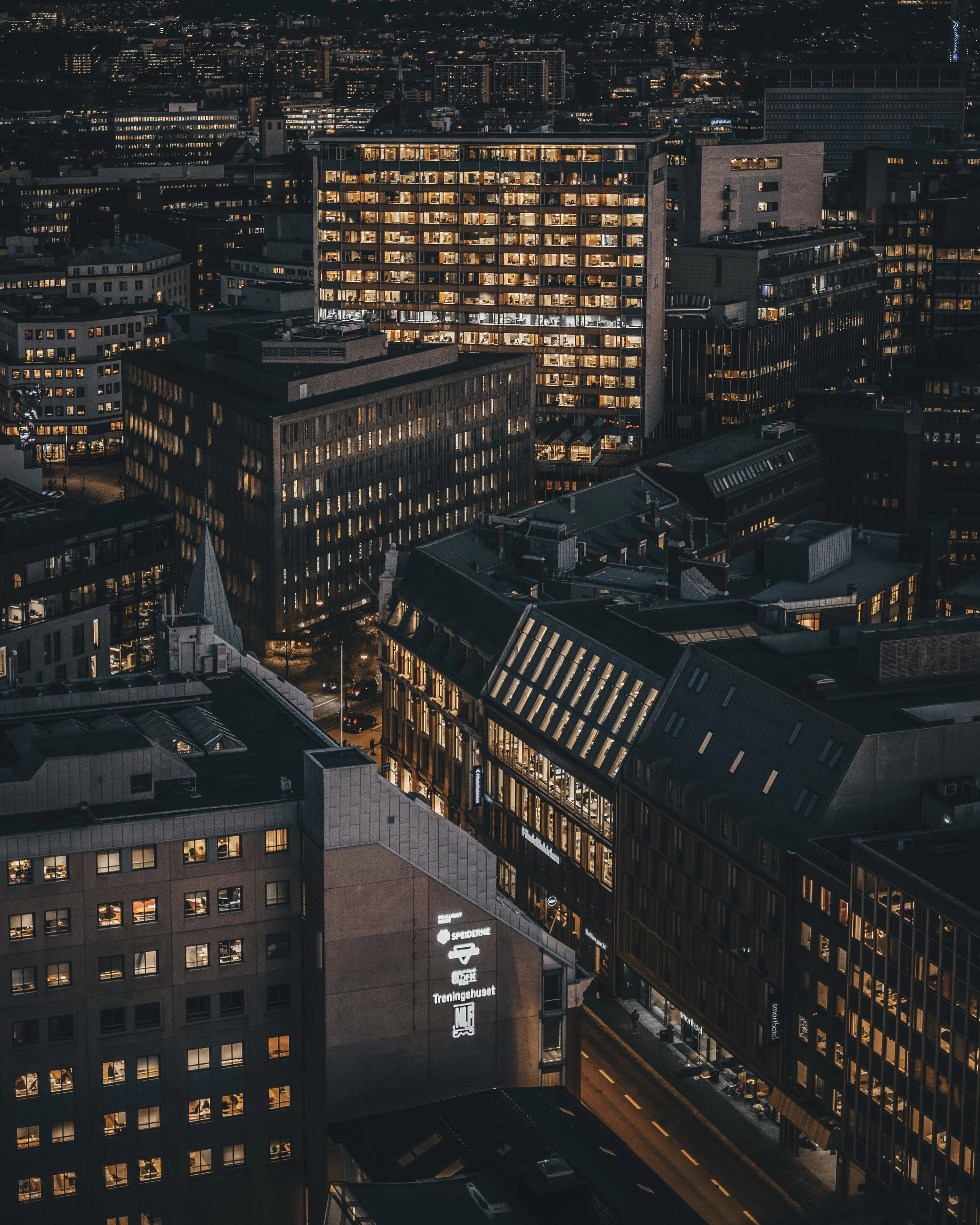 OSLO BY NIGHT