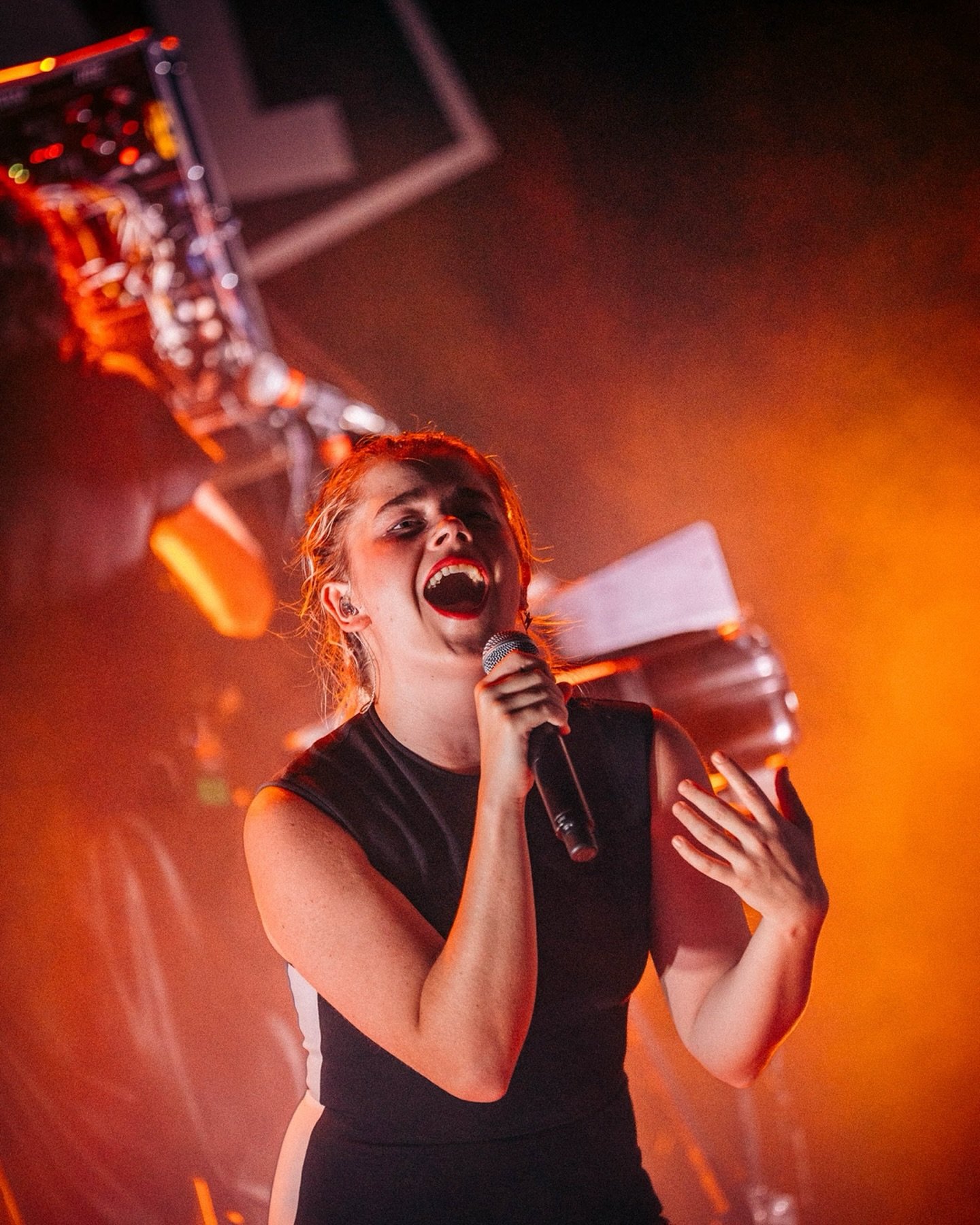 One of the highlights at @reeperbahn festival was getting the chance to watch Zaho de Sagazan perform live.

The way she moved on stage is almost impossible to put into words&mdash;there&rsquo;s an intensity and raw energy that completely captivated 