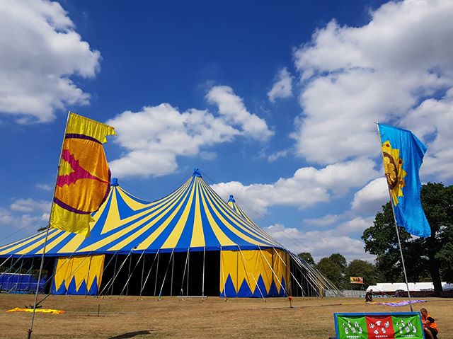 Another set-up, this time in London, EN4 💫 . .
📸 @adrianmihai.g . .
#logistics #logisticsmanagement #logisticsteam #logisticscompany #courier #delivery #setup #festival #51ststate #51ststatefestival #london #london🇬🇧 #londoner #london_enthusiast 