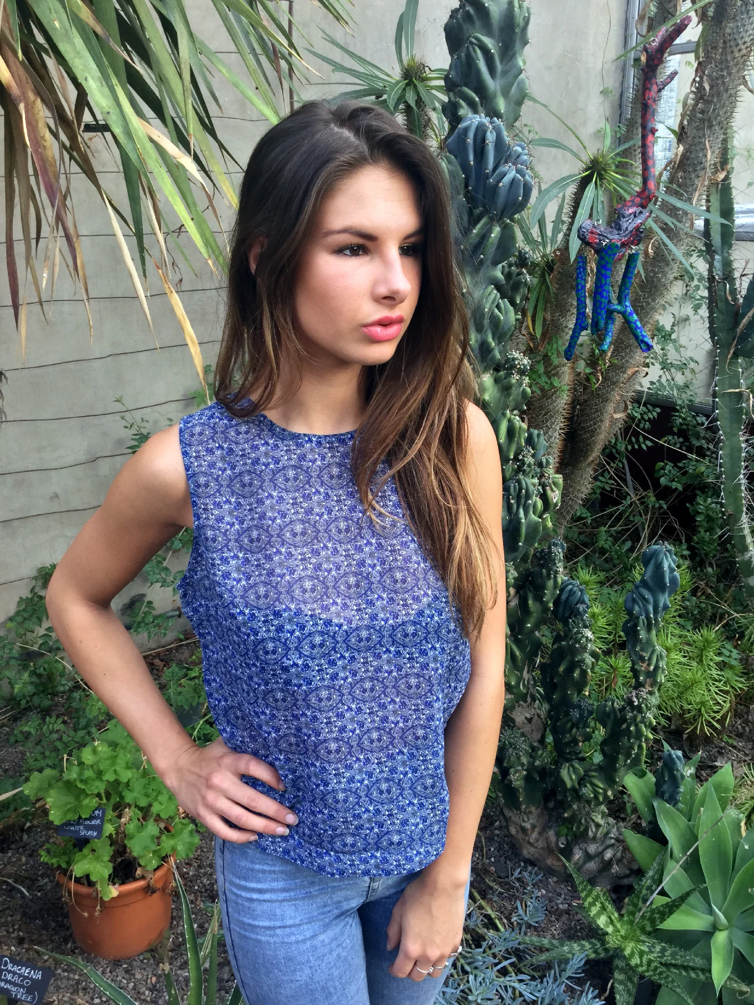 pop-london-sleeveless-button-back-top