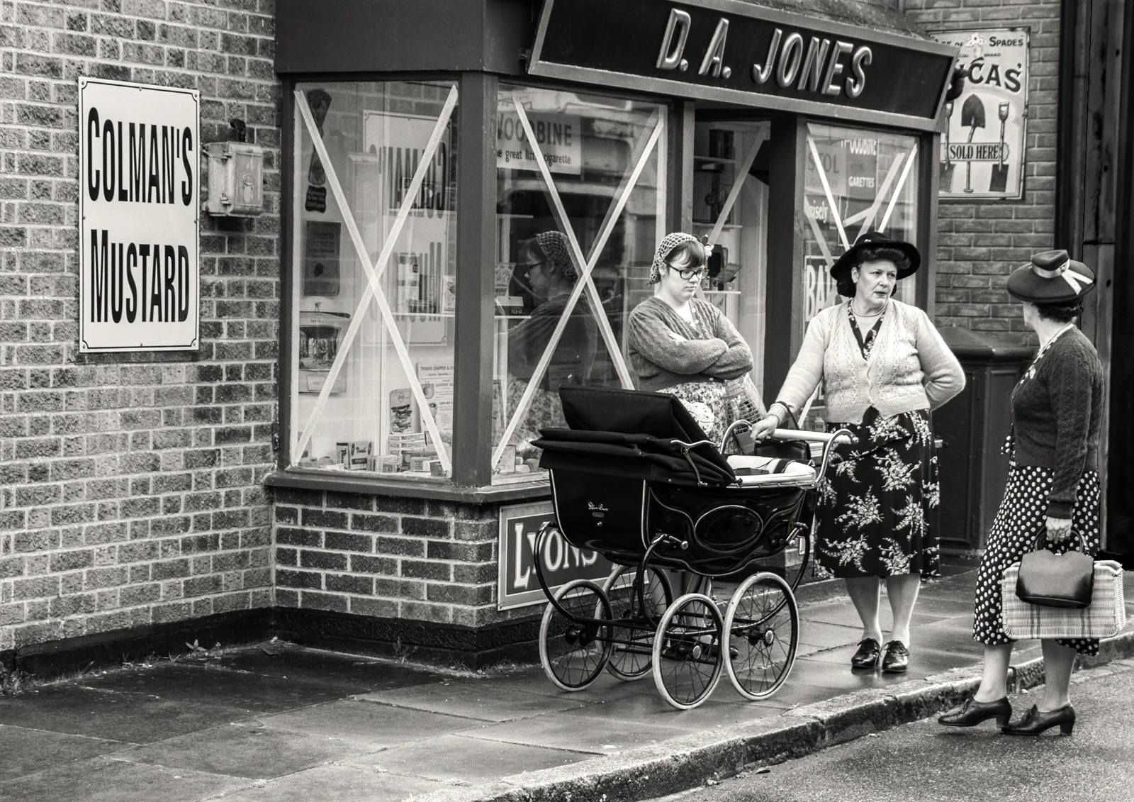 GOSSIPS - Michael Bygrave
