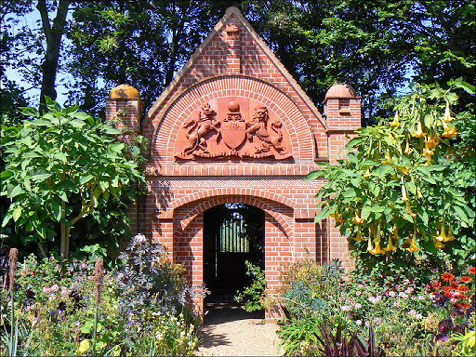  OLd Vicarage Gardens - East Ruston 