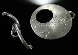 Blown-Away-Clasp3.jpg