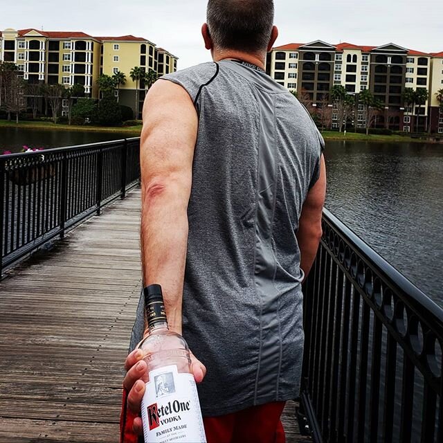 This could be us.. but you gotta be able to hang. Happy Valentine's Day
.
.
.
#valentines #vday #vodka #drinks #single #ketelone @ketelone_us @ketelone