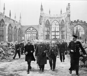 Winston_Churchill_at_Coventry_Cathedral_cph.3a18421-300x264.jpg