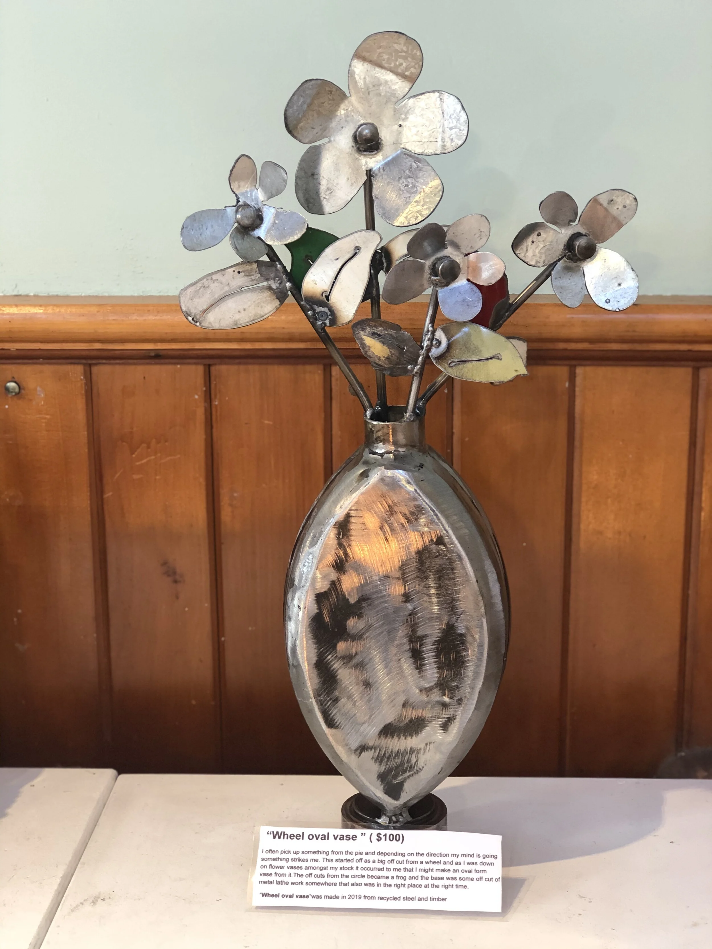 "Wheel Oval Vase"