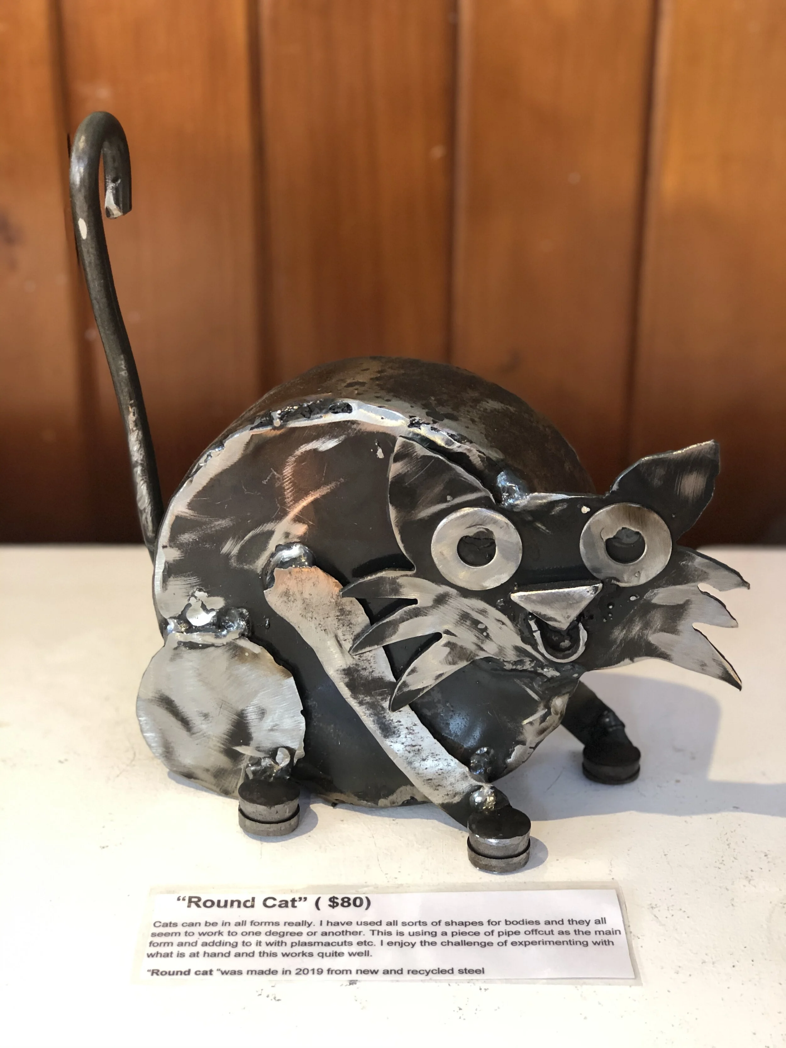"Round Cat"