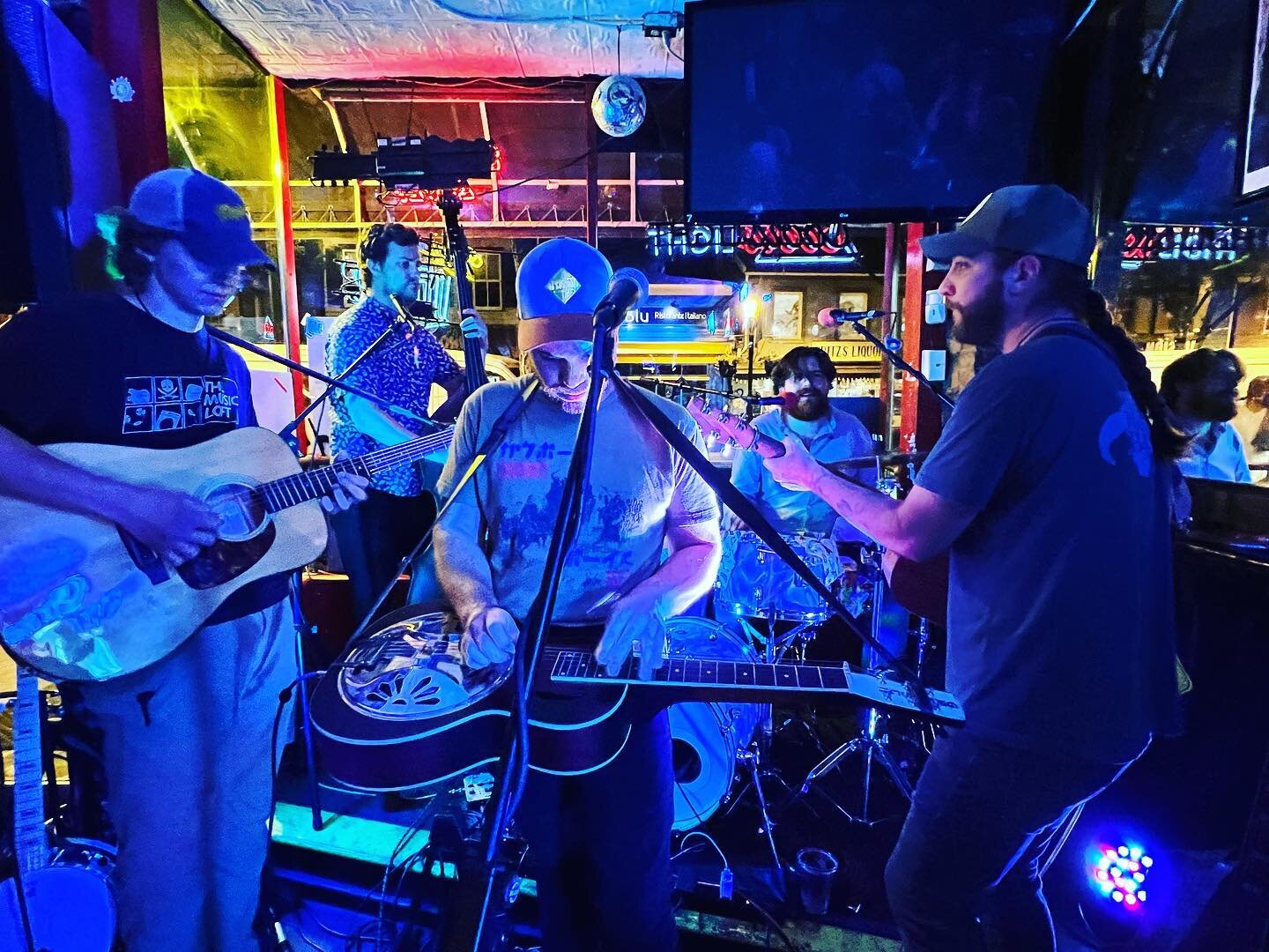 Happy july ya heathens. It&rsquo;s the first Friday of the month and you know what that means. Me and the bois are gonna burn it down at our favorite place for boozin. @snjswestst come join us we start around 10. ✌🏼❤️🤘🏼🤠🔥
