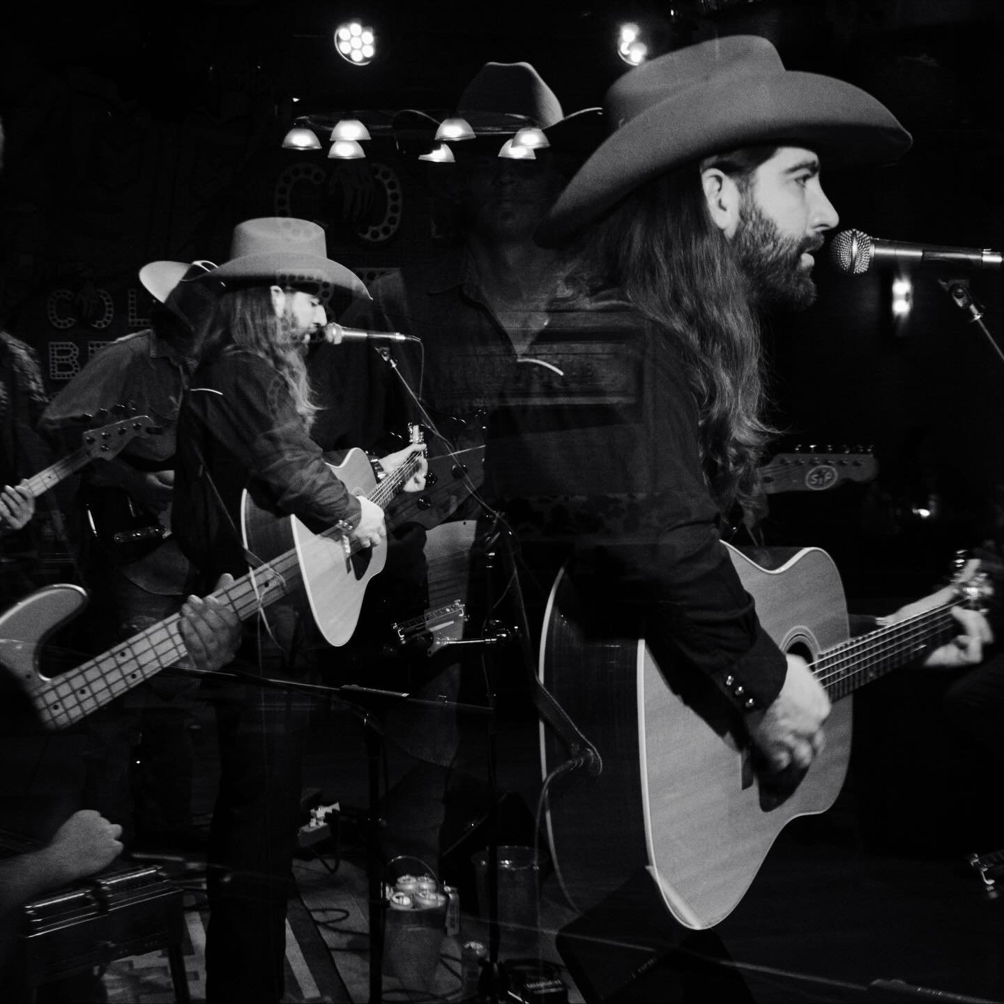 Saddle up, we&rsquo;re tonkin&rsquo; down at the Horse tonight&hellip; y&rsquo;all come on now 🏇
&bull;
@darkhorseannapolis 9:00PM
&bull;
@trcoster 
@shanetrippmusic 
@dnlsadler 
@jmumper2 
&bull;
📸 @cowboykillakay