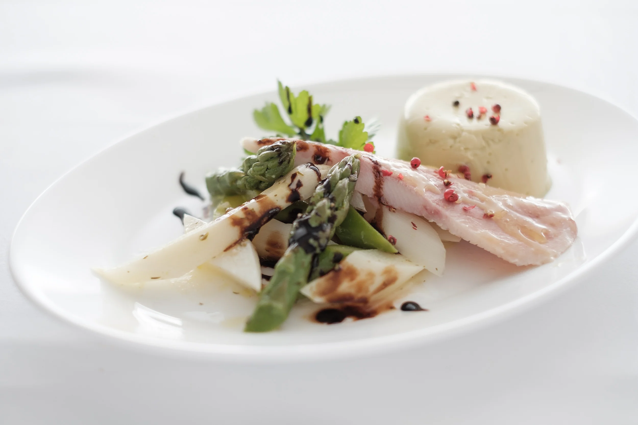 Spargelsalat mit Bärlauch Panna Cotta