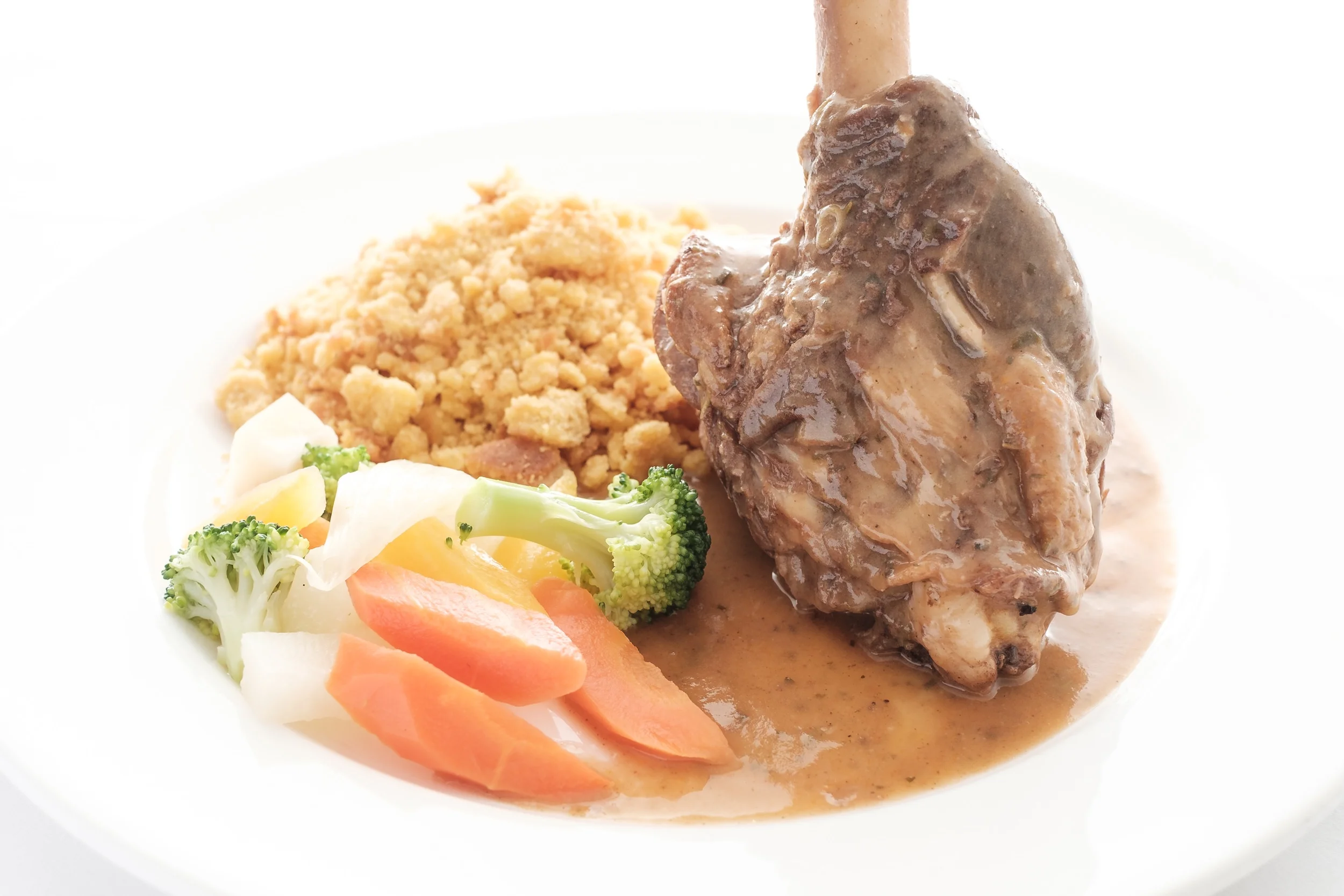 Geschmorte Lammhaxe an Rosmarin – Pinot-Noir-Jus