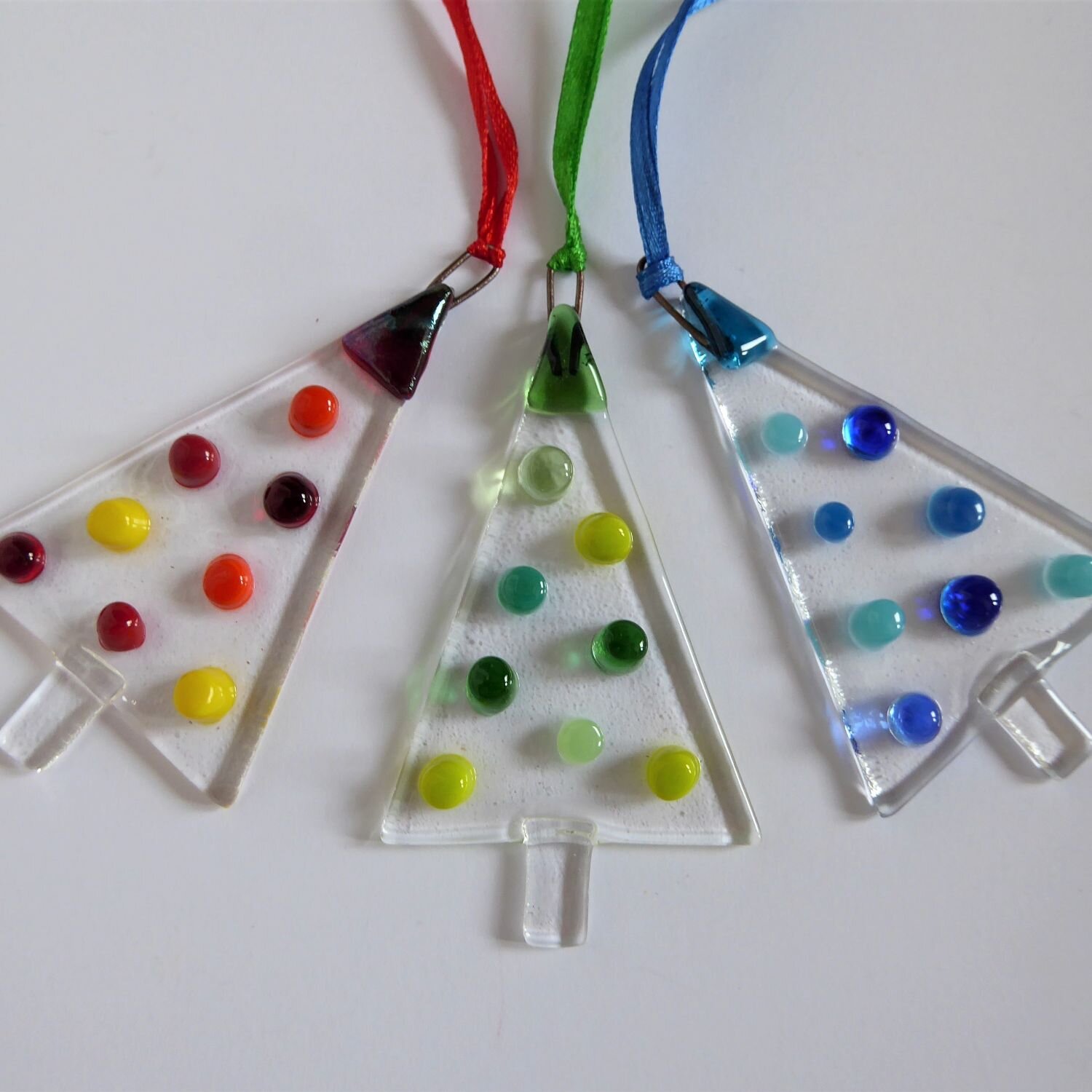  Eva Glass Design tree-shaped Christmas decorations  with colourful glass baubles 