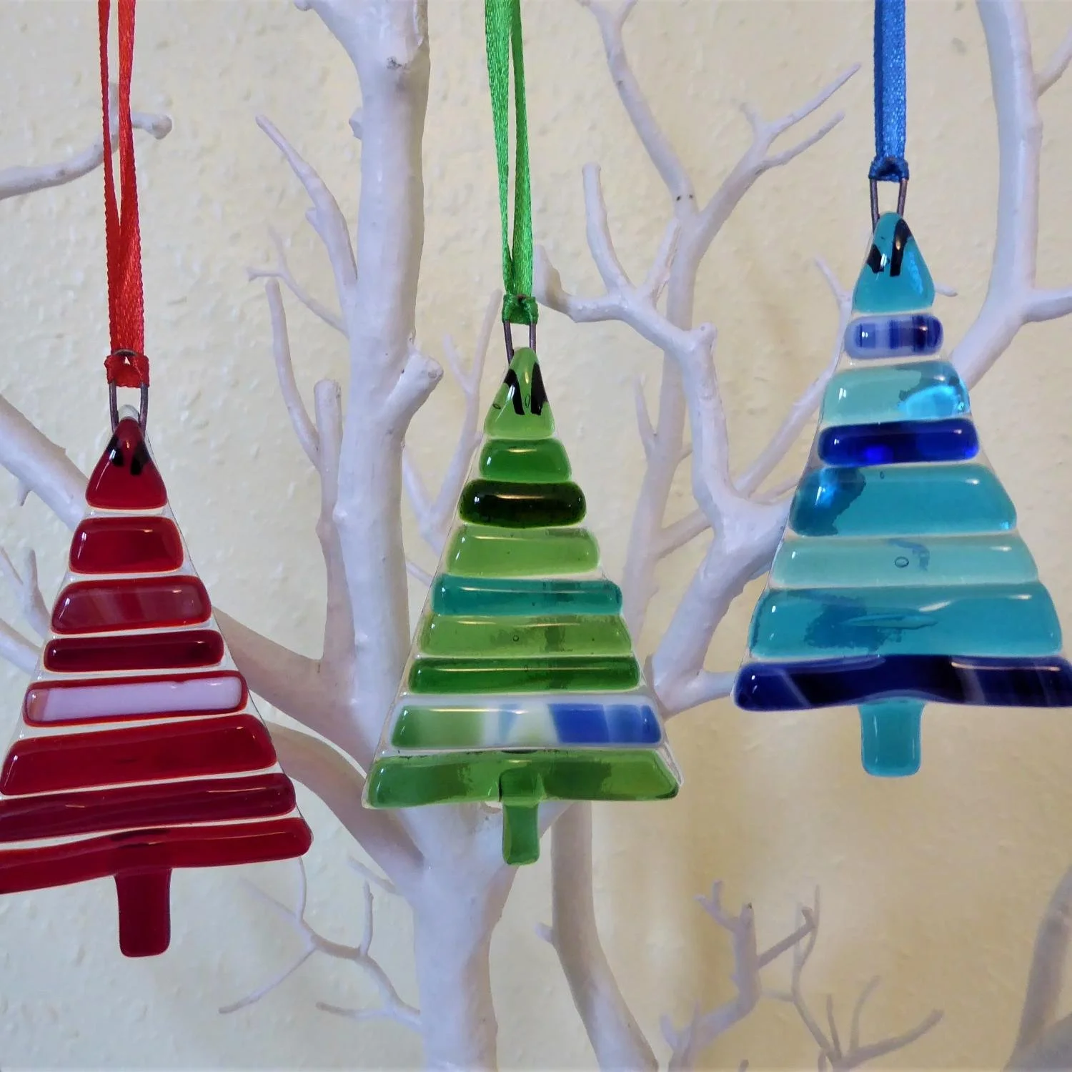  Hanging fused glass Christmas trees with striped patterns in red, blue or green 