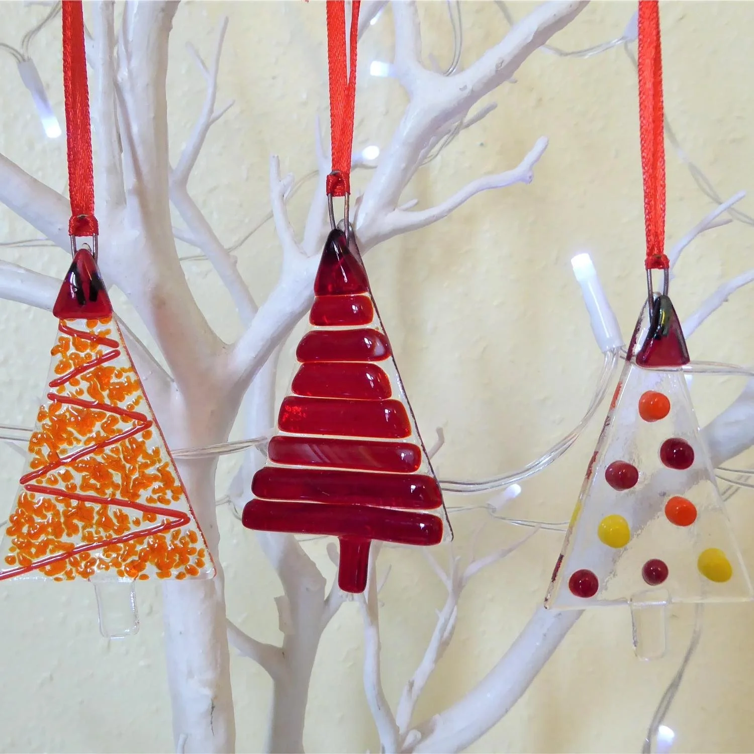  Hanging glass Christmas tree ornaments with different designs in red glass 