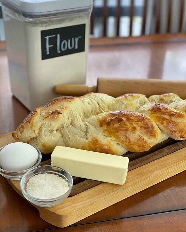 #thursdayfood: I woke up this morning to this loaf of bread prepared by my daughter! As someone who loves baking/cooking...we had never done homemade bread in our house! Early on with the pandemic I thought I would try to bake some...but I think ever