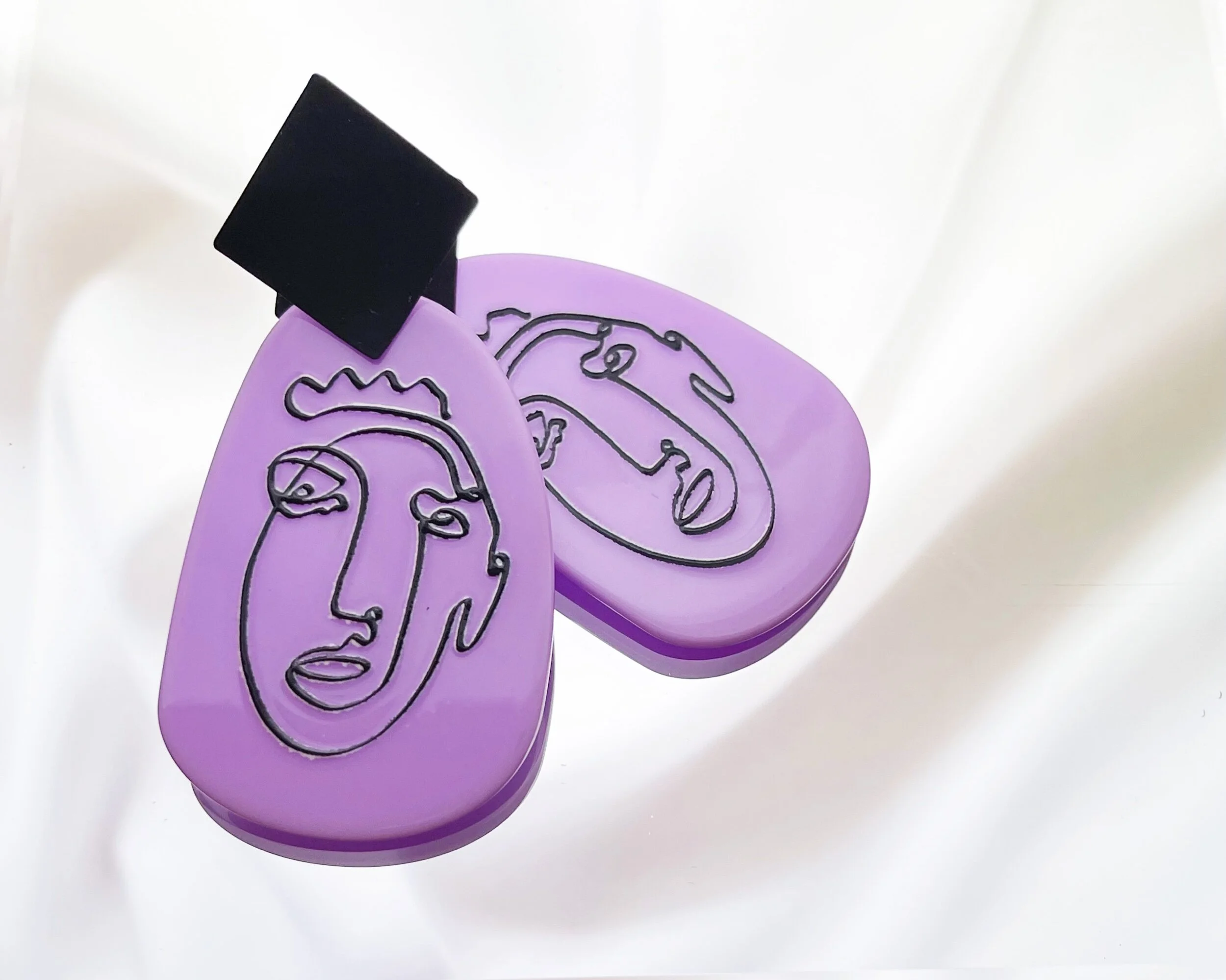 08D52D49-3FDC-49D5-9396-08A5A95E9EA2