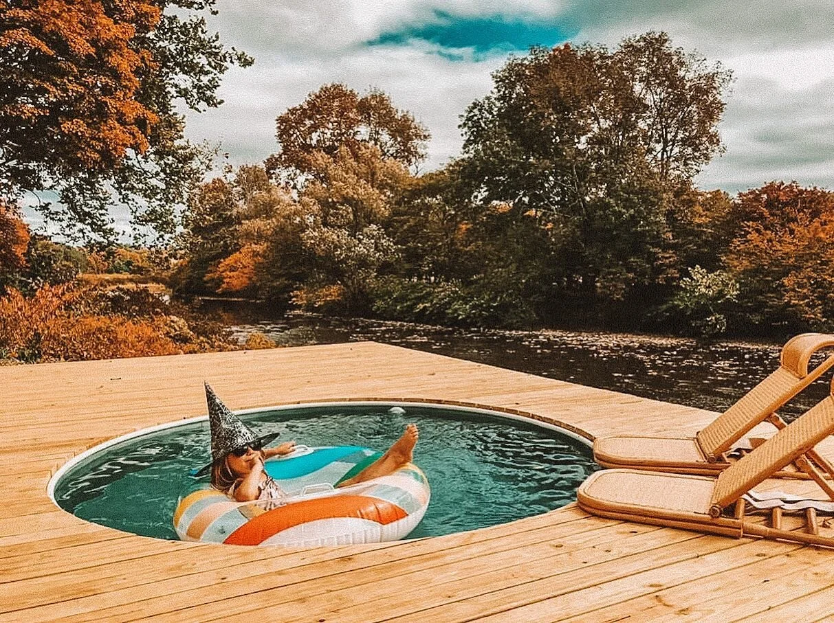 How cute is the little witch floating in her stock tank pool?! And the Fall leaves! Adorbs. @nova_and_the_moon has a major stock tank pool project going on and it&rsquo;s 100% fabulous.

📸by @nova_and_the_moon 

We have 10 ft, 9 ft, and 8 ft stock t