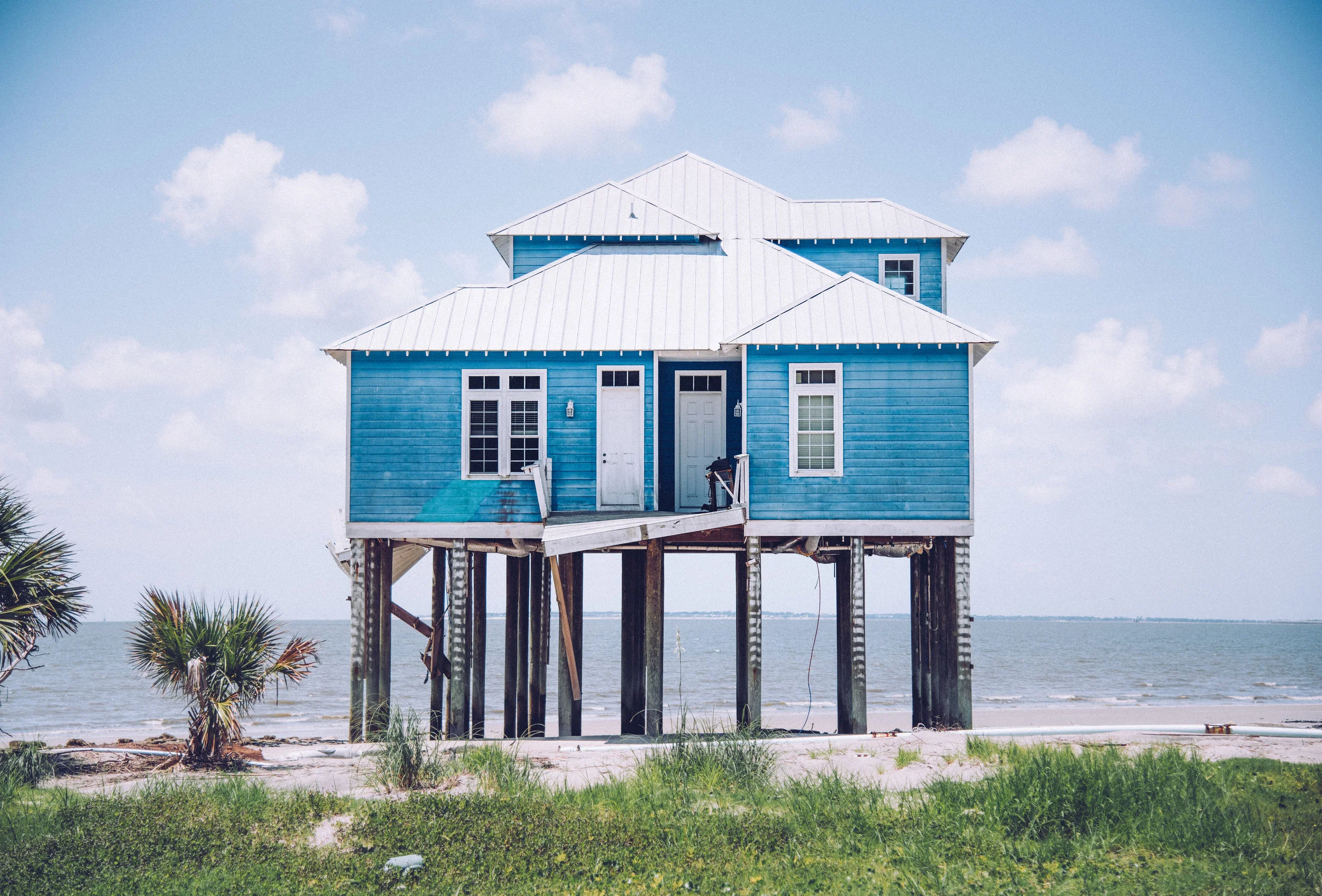 kw-abandoned-beachfront-homes-sc-img1.jpg
