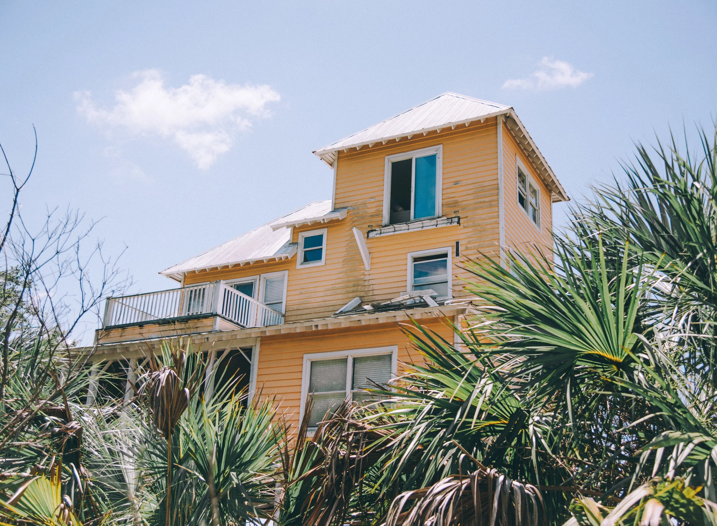kw-abandoned-beachfront-homes-sc-img8.jpg