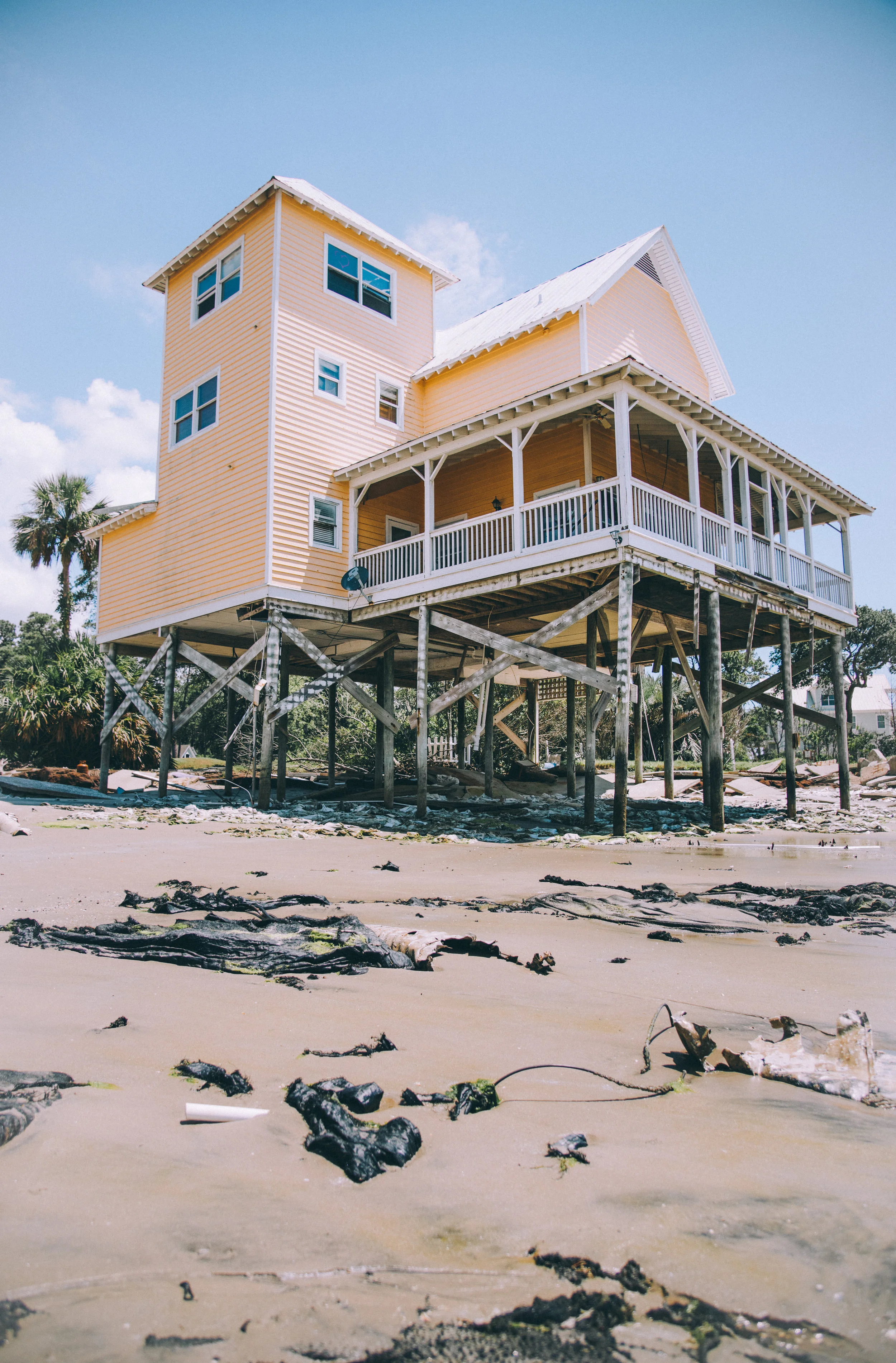 kw-abandoned-beachfront-homes-sc-img8.jpg