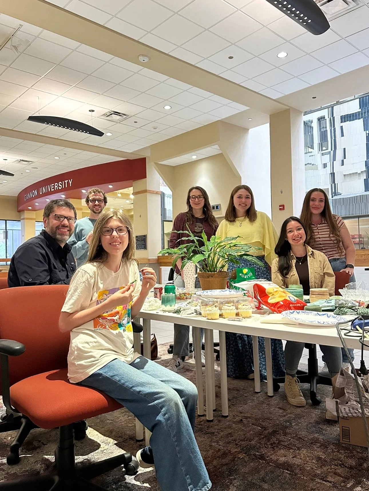 If you&rsquo;re ever having a busy, stressful week&hellip; making beaded plants with your friends is HIGHLY recommended. Very therapeutic. 🪴

On Friday we made forever plants with stunning pots donated to us by @erieclayspace! 🎨 Thank you ClaySpace