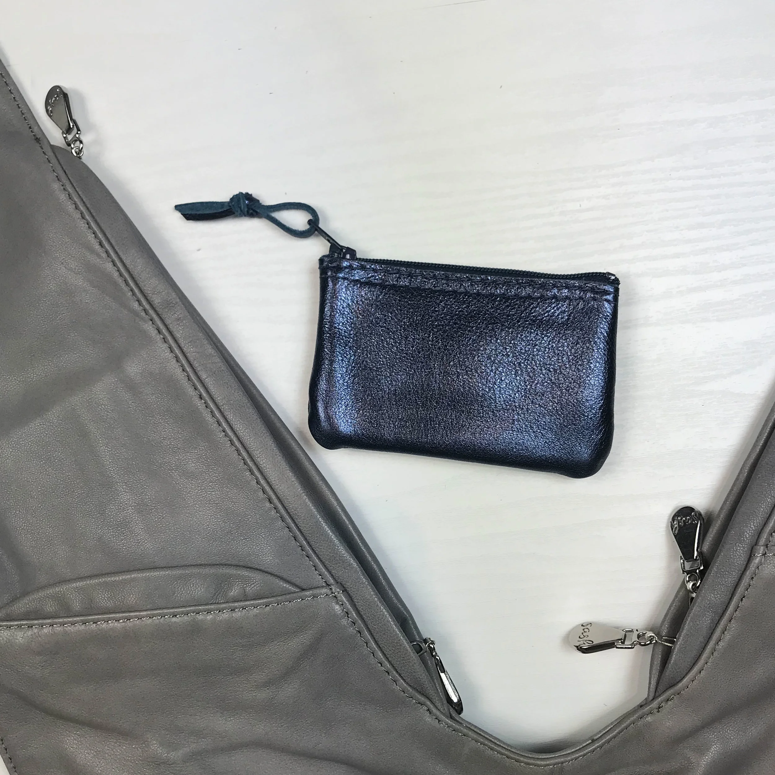 navyleather-smallcoinpurse.jpg