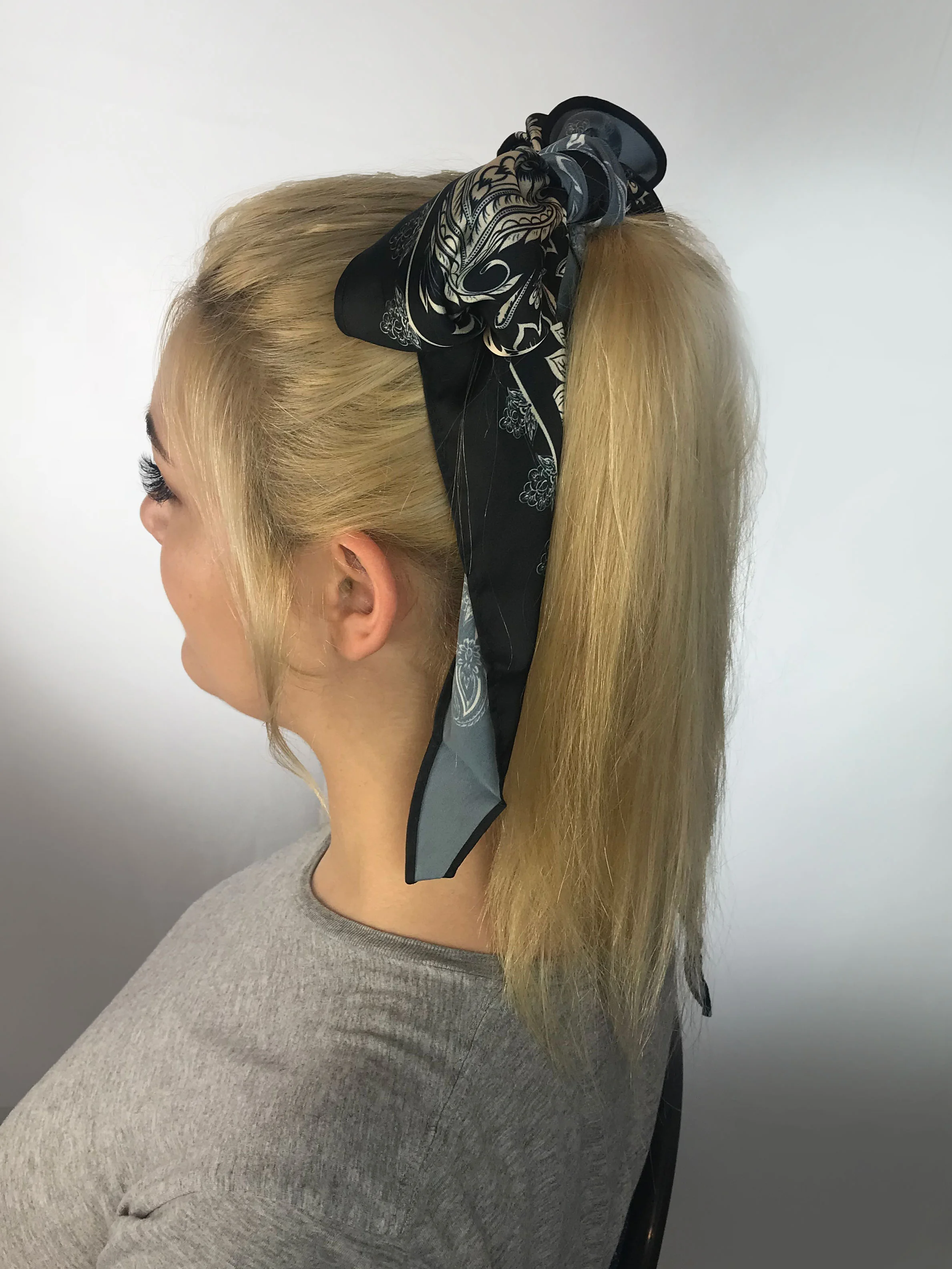blackheadscarf.jpg
