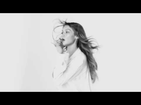 PHOTOGRAPHER: MARIO TESTINO - CASTING: GIGI HADID