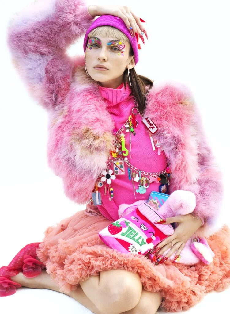 MiniV-x-claires-cover_0646_Digital-751x1024.jpg